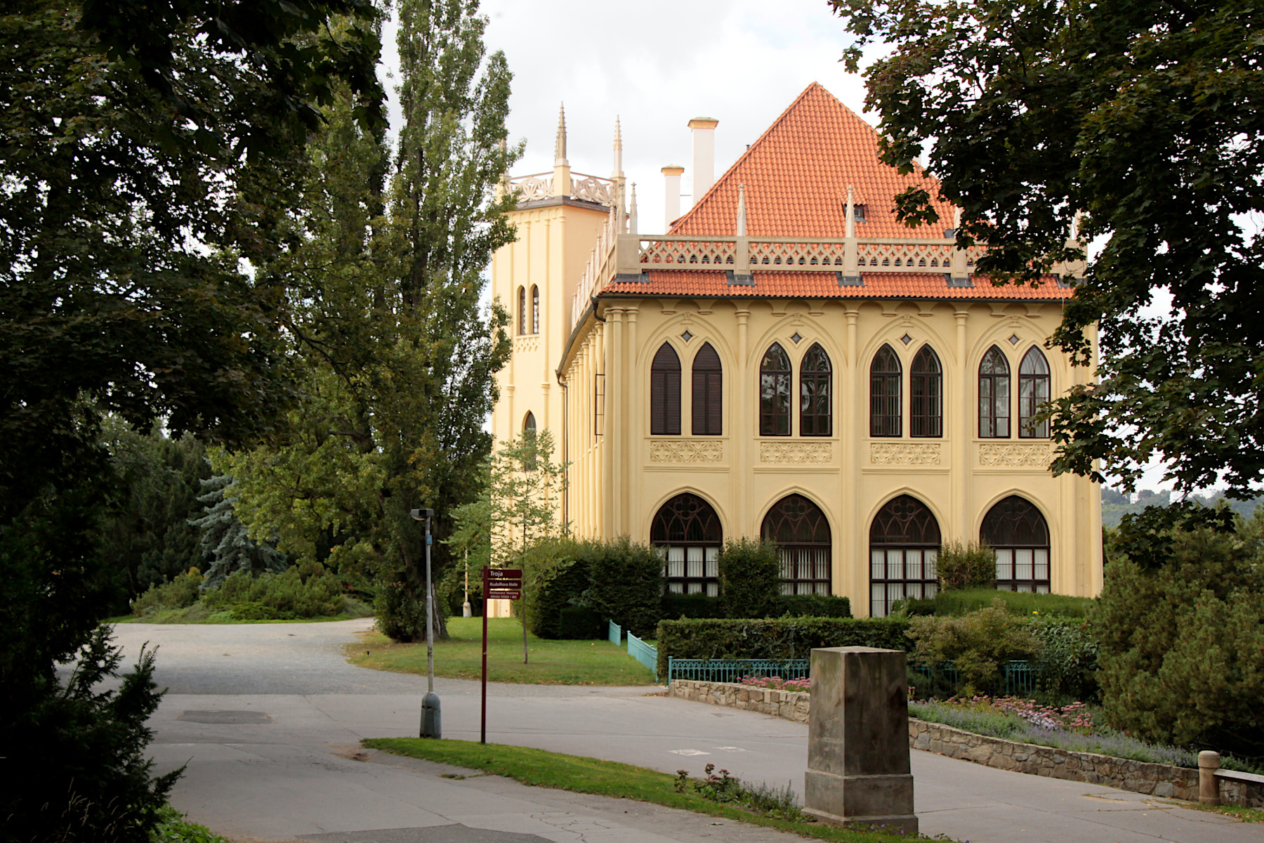 MSTODRITELSK LETOHRDEK - PRAHA BUBENE