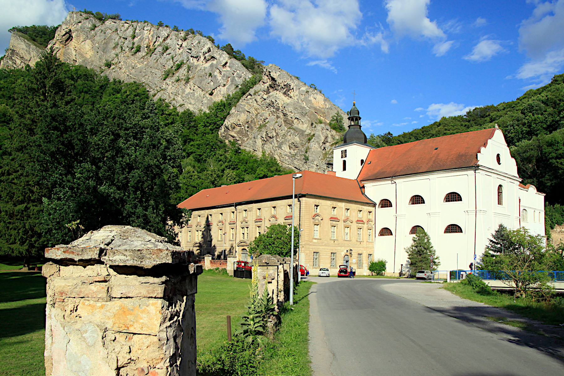 KLTER SVAT JAN POD SKALOU