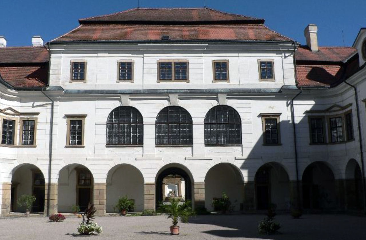 MUZEUM A GALERIE ORLICKCH HOR RYCHNOV NAD KN̎NOU