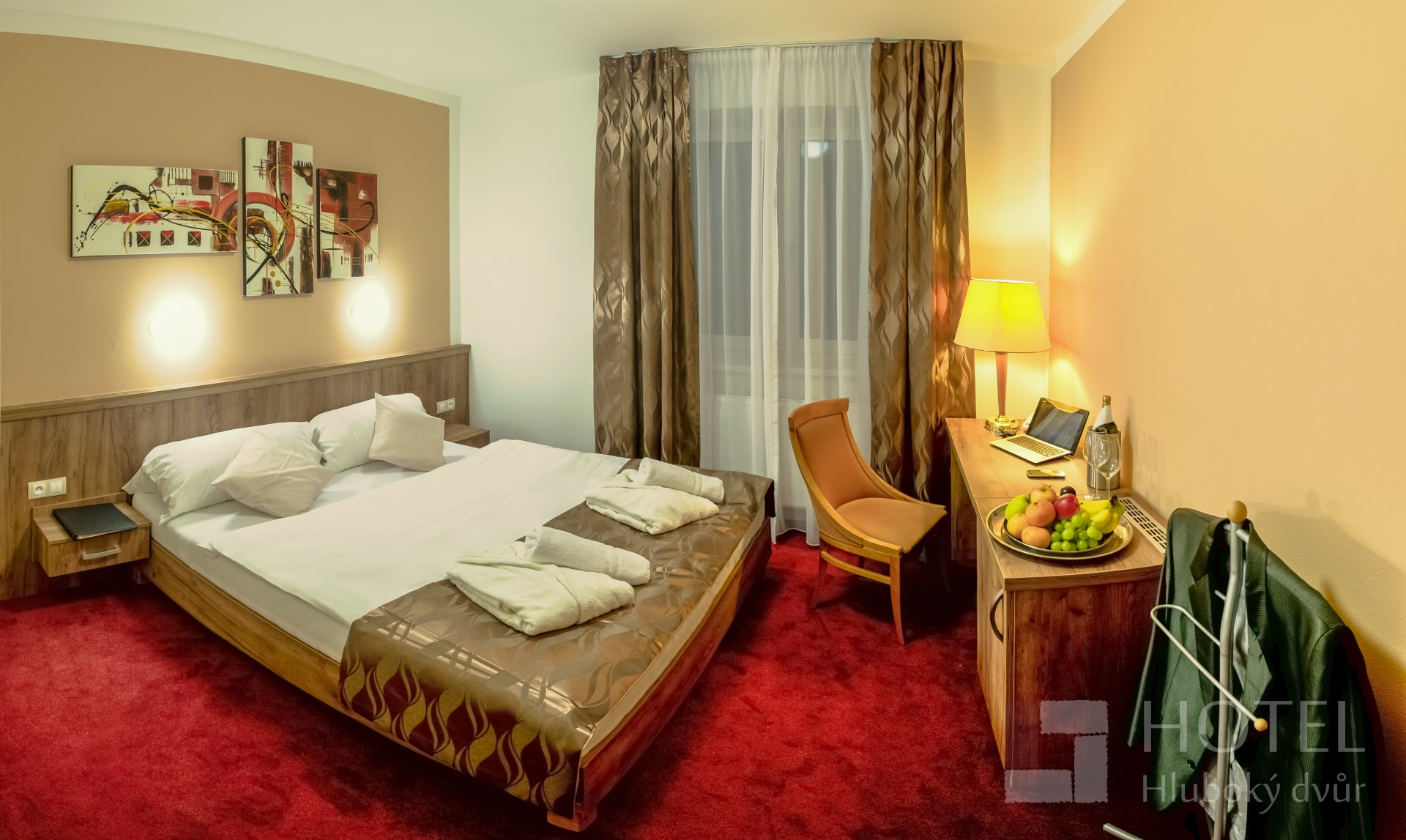 WELLNESS HOTEL HLUBOK� DV�R HLUBO�KY
